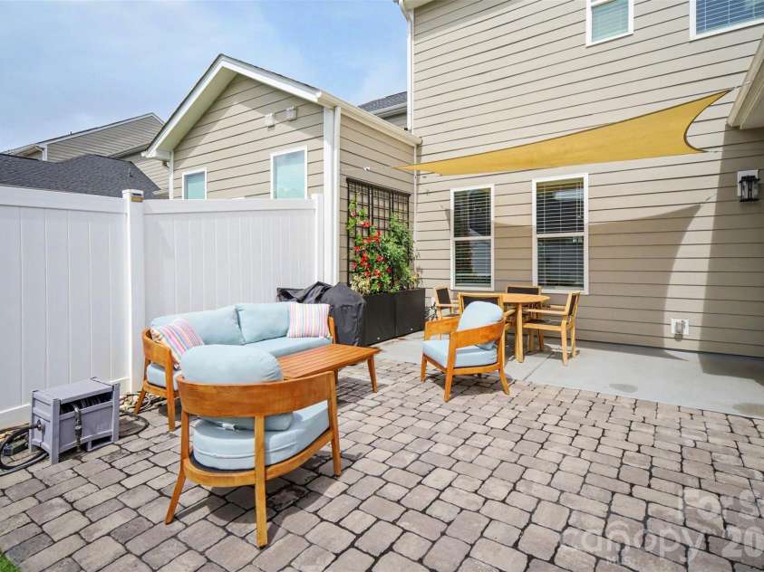 8131 Merryvale Lane, Charlotte, NC 28214.  MLS# CAR4425527, YatesRealty ID 51458. 