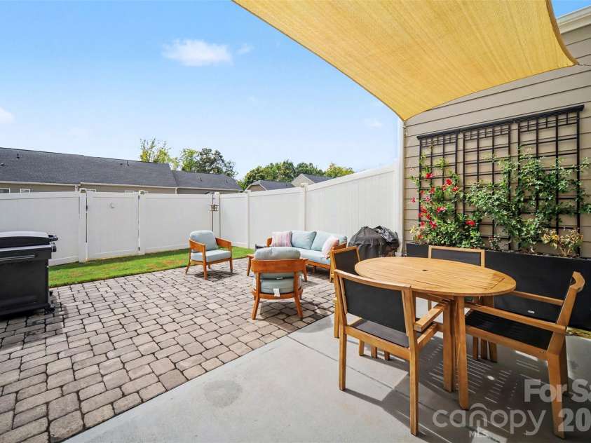 8131 Merryvale Lane, Charlotte, NC 28214.  MLS# CAR4425527, YatesRealty ID 51458. 