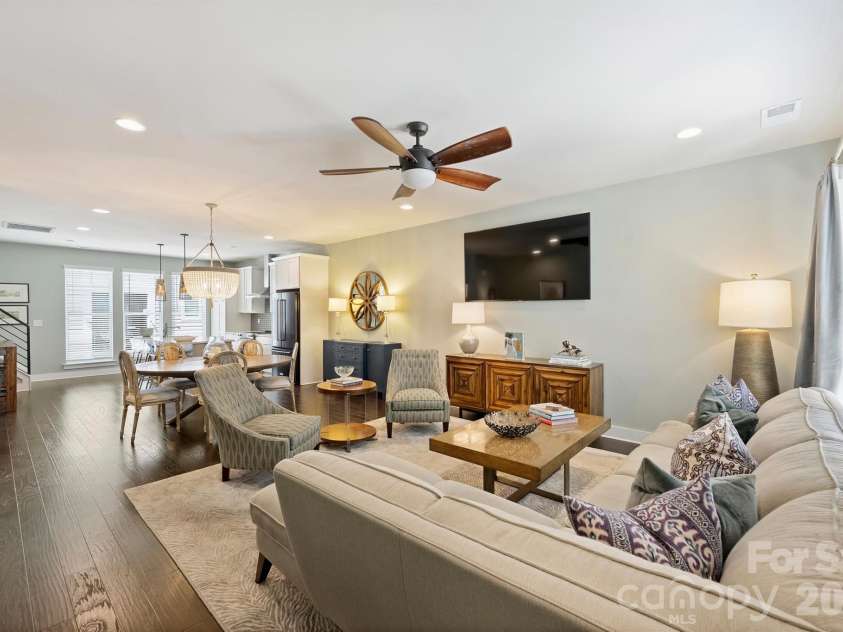 1531 Duckworth Avenue, Charlotte, NC 28208.  MLS# CAR4425417, YatesRealty ID 51459. 