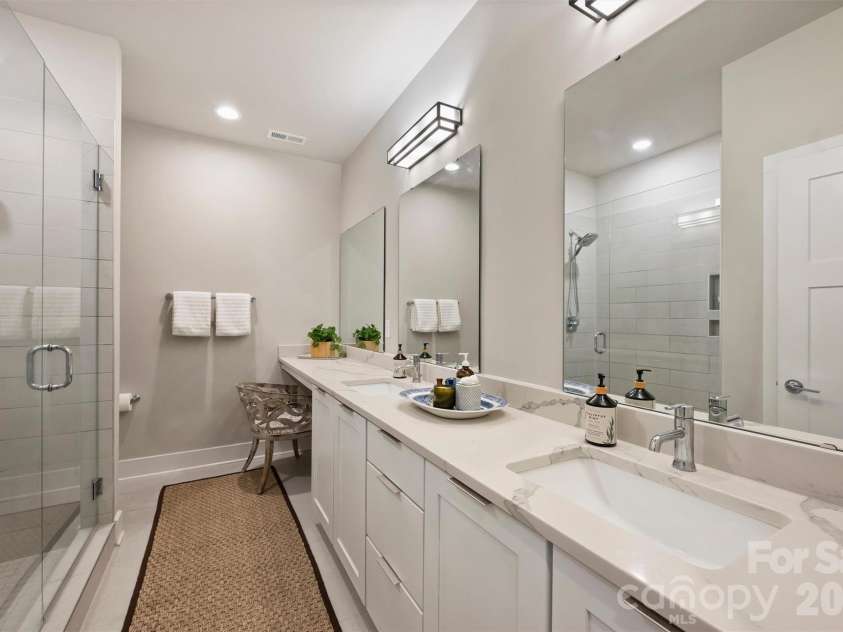 1531 Duckworth Avenue, Charlotte, NC 28208.  MLS# CAR4425417, YatesRealty ID 51459. 