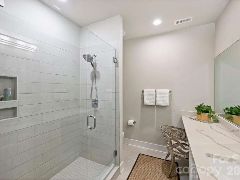 1531 Duckworth Avenue, Charlotte, NC 28208.  MLS# CAR4425417, YatesRealty ID 51459. 