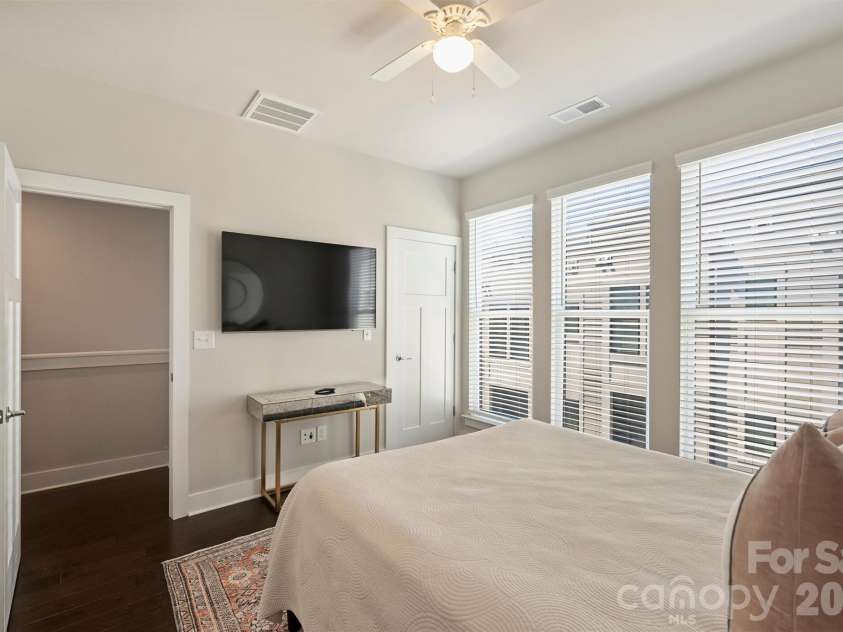 1531 Duckworth Avenue, Charlotte, NC 28208.  MLS# CAR4425417, YatesRealty ID 51459. 