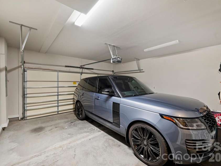 1531 Duckworth Avenue, Charlotte, NC 28208.  MLS# CAR4425417, YatesRealty ID 51459. 