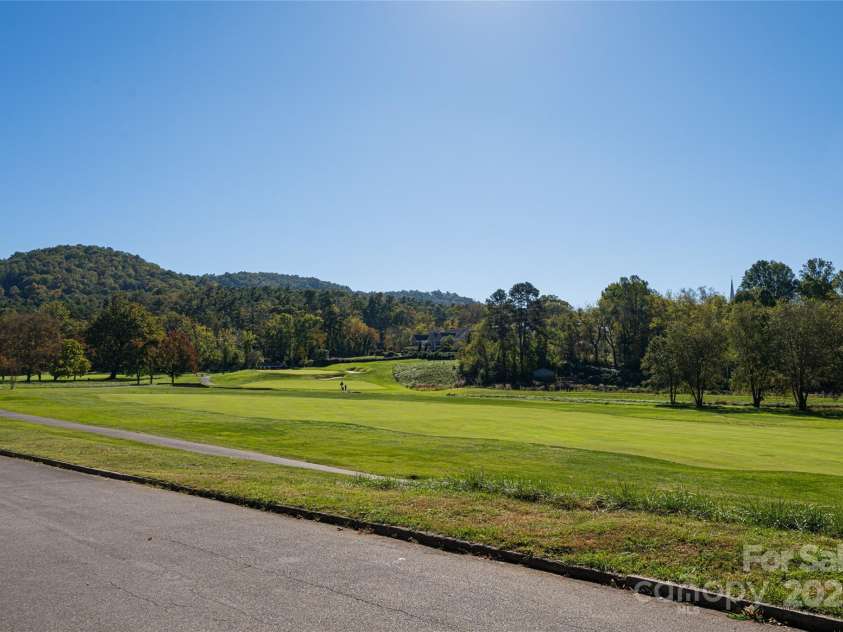 54 Fairway Road, Asheville, NC 28804.  MLS# CAR4238244, YatesRealty ID 5146. #4 Fairway - Country Club of Asheville.