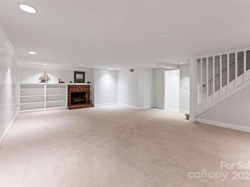 54 Fairway Road, Asheville, NC 28804.  MLS# CAR4238244, YatesRealty ID 5146. Lower Level Bonus Room - View #1
