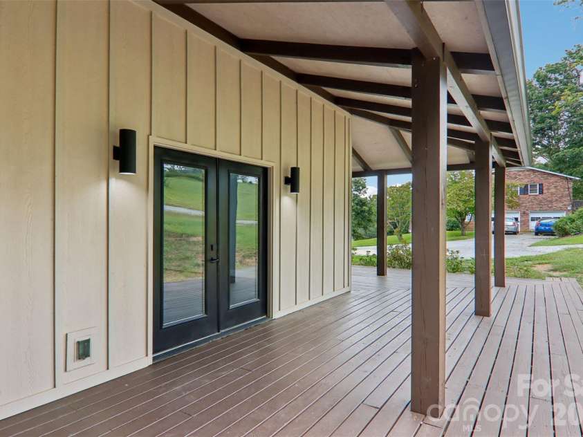 157 Allen Drive, Fletcher, NC 28732.  MLS# CAR4426022, YatesRealty ID 51463. 