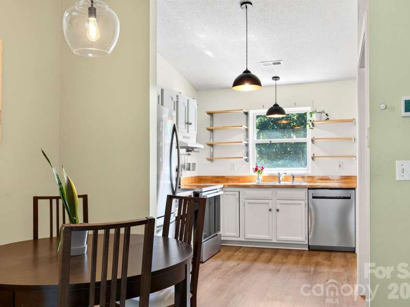 15 Krista Circle, Candler, NC 28715.  MLS# CAR4421478, YatesRealty ID 51466. 