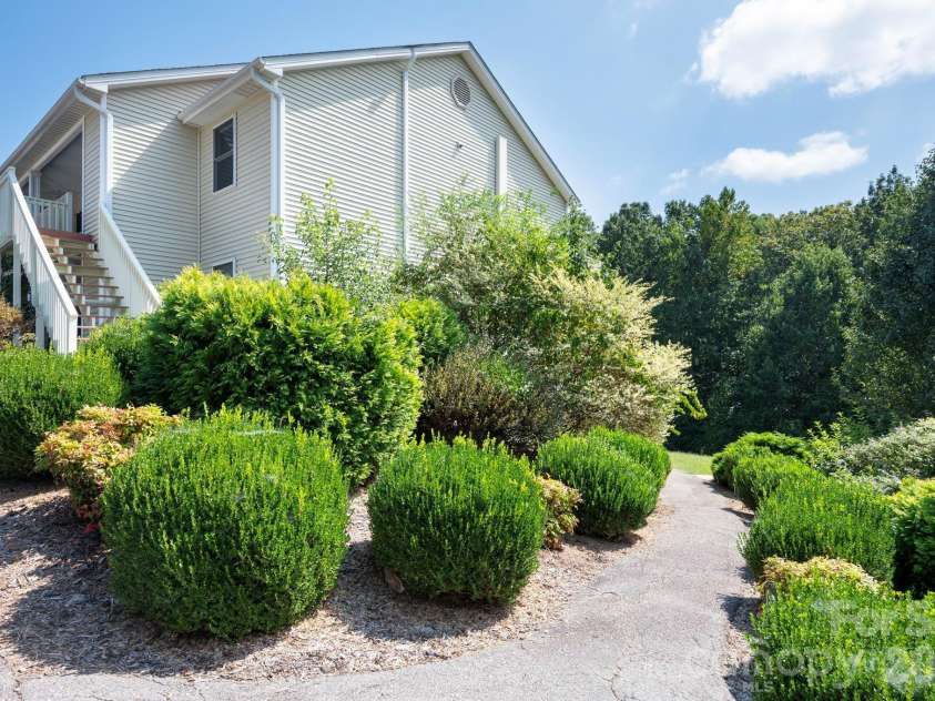 15 Krista Circle, Candler, NC 28715.  MLS# CAR4421478, YatesRealty ID 51466. Common Area