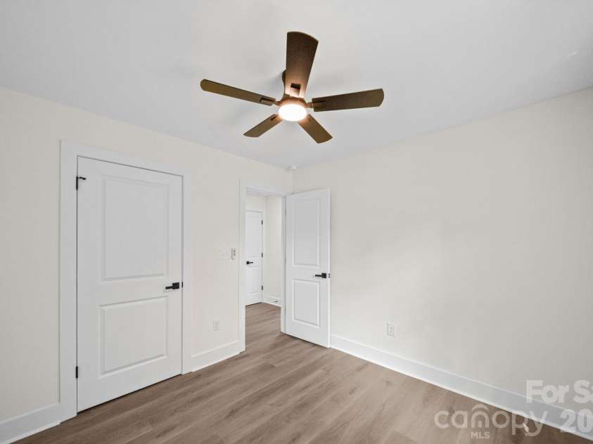6800 ludwig Drive, Charlotte, NC 28215.  MLS# CAR4421027, YatesRealty ID 51467. Second Room Upper Level