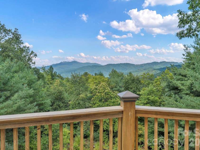 4880 Nightingale Lane, Lenoir, NC 28645.  MLS# CAR4423814, YatesRealty ID 51469. 