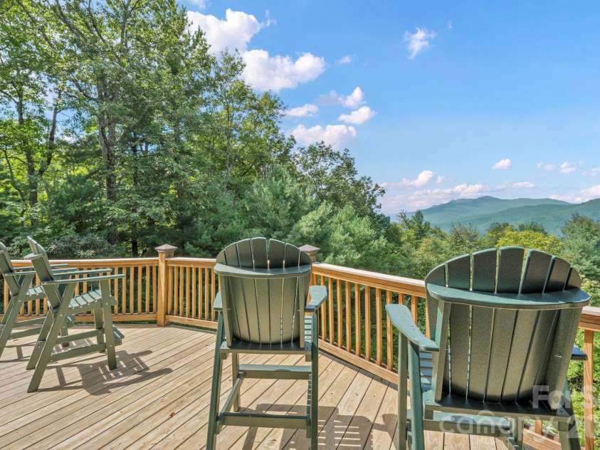 4880 Nightingale Lane, Lenoir, NC 28645.  MLS# CAR4423814, YatesRealty ID 51469. 