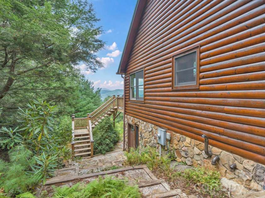 4880 Nightingale Lane, Lenoir, NC 28645.  MLS# CAR4423814, YatesRealty ID 51469. Walkways & views!