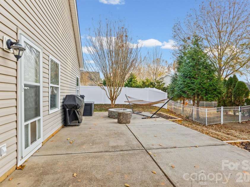 2133 Seabrook Lane, Fort Mill, SC 29715.  MLS# CAR4335172, YatesRealty ID 5147. 