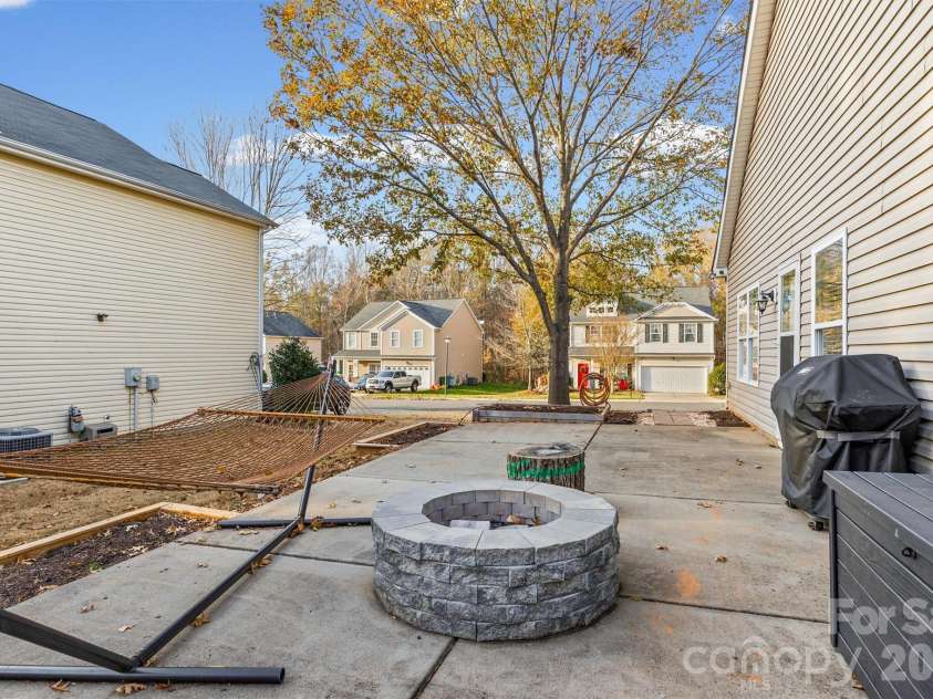 2133 Seabrook Lane, Fort Mill, SC 29715.  MLS# CAR4335172, YatesRealty ID 5147. 