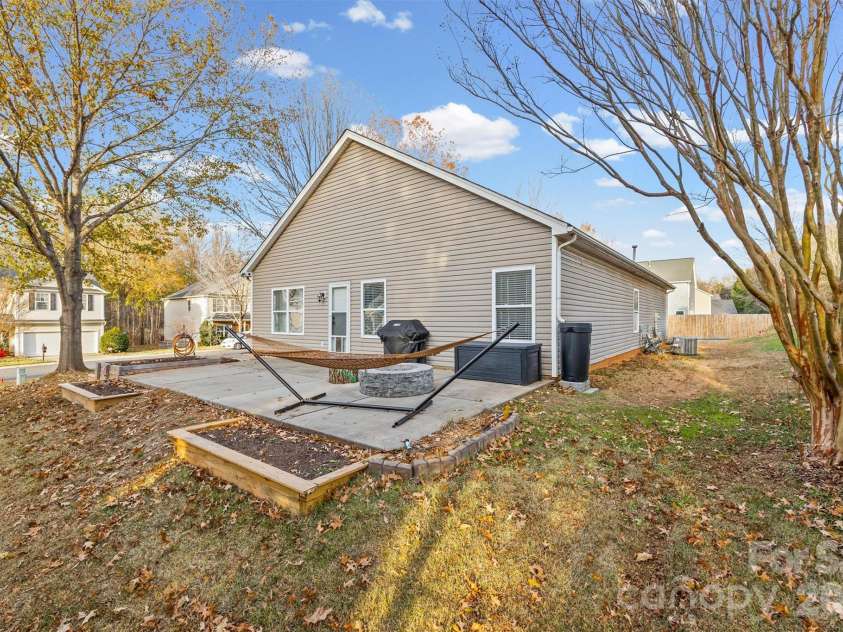 2133 Seabrook Lane, Fort Mill, SC 29715.  MLS# CAR4335172, YatesRealty ID 5147. 