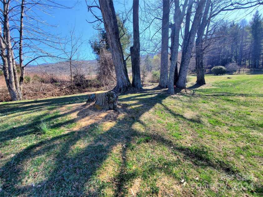 57 Paul Ridge Road, Newland, NC 28657.  MLS# CAR4125471, YatesRealty ID 5147. 