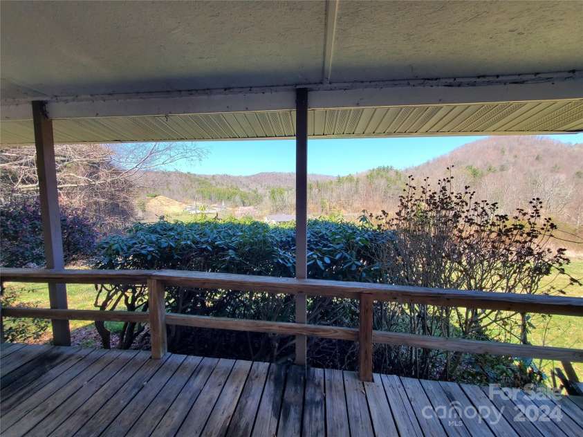 57 Paul Ridge Road, Newland, NC 28657.  MLS# CAR4125471, YatesRealty ID 5147. 