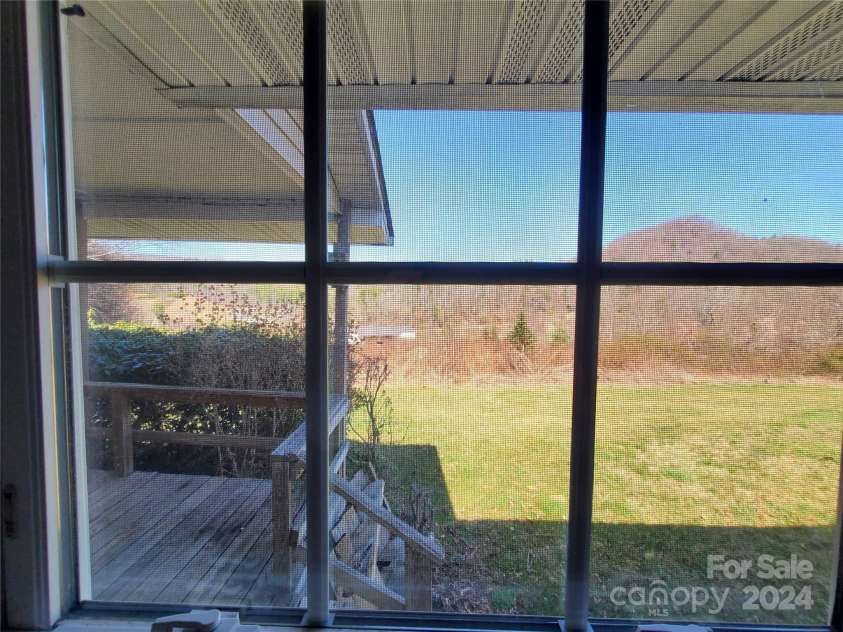 57 Paul Ridge Road, Newland, NC 28657.  MLS# CAR4125471, YatesRealty ID 5147. 