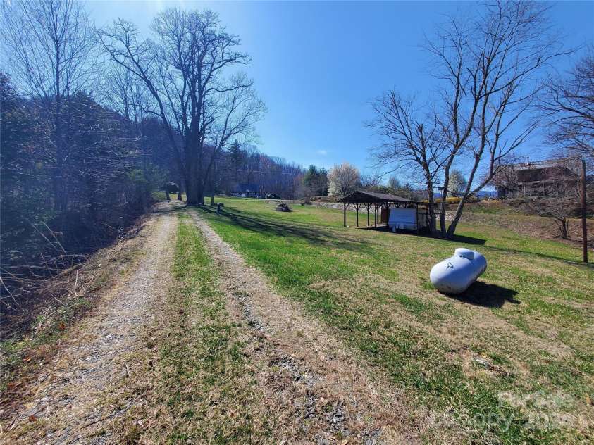57 Paul Ridge Road, Newland, NC 28657.  MLS# CAR4125471, YatesRealty ID 5147. 