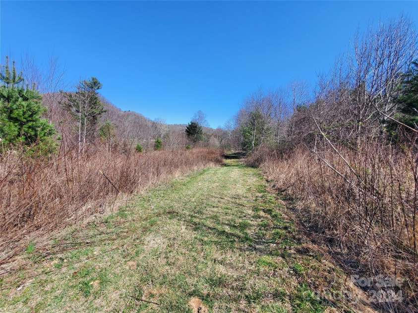 57 Paul Ridge Road, Newland, NC 28657.  MLS# CAR4125471, YatesRealty ID 5147. 