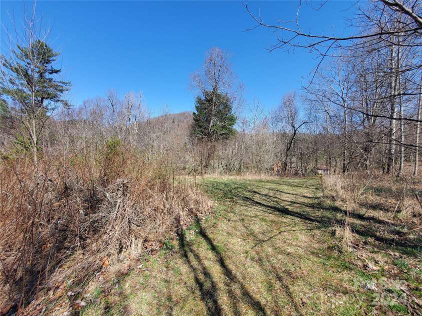 57 Paul Ridge Road, Newland, NC 28657.  MLS# CAR4125471, YatesRealty ID 5147. 