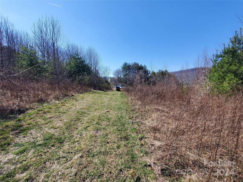 57 Paul Ridge Road, Newland, NC 28657.  MLS# CAR4125471, YatesRealty ID 5147. 