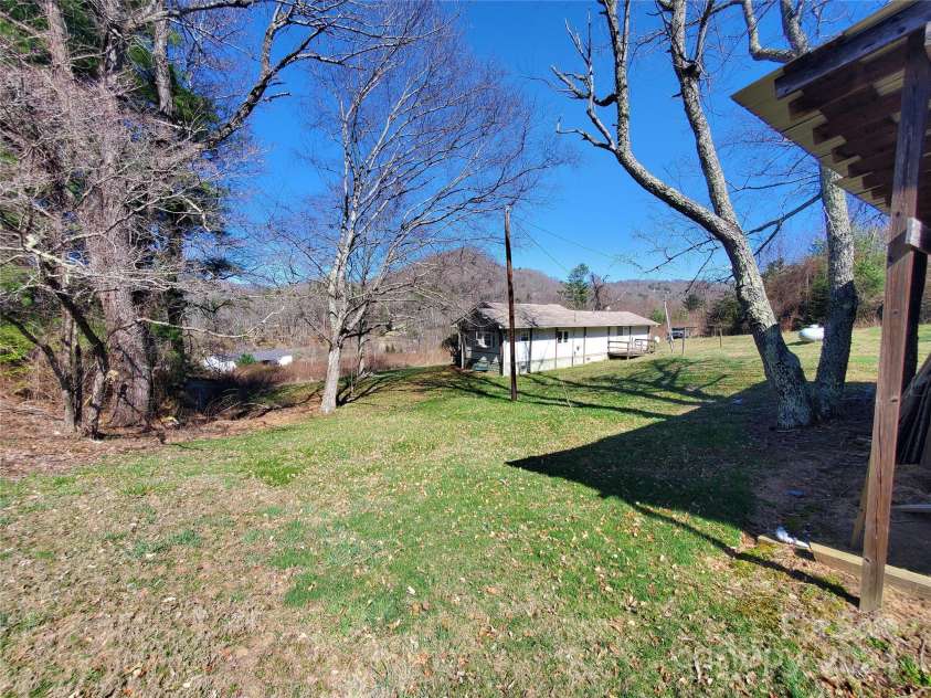 57 Paul Ridge Road, Newland, NC 28657.  MLS# CAR4125471, YatesRealty ID 5147. 