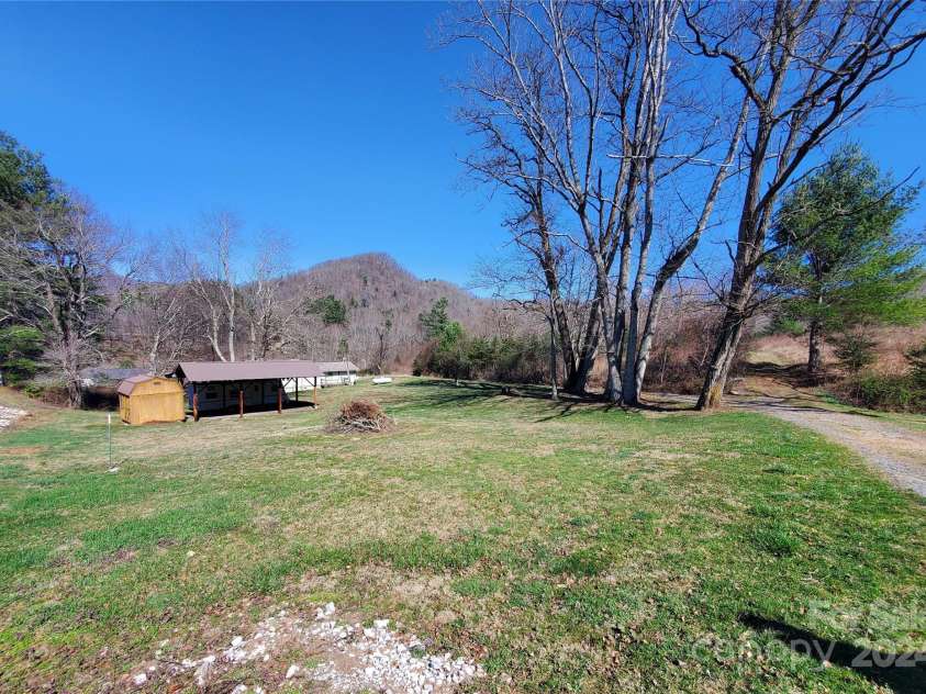 57 Paul Ridge Road, Newland, NC 28657.  MLS# CAR4125471, YatesRealty ID 5147. 