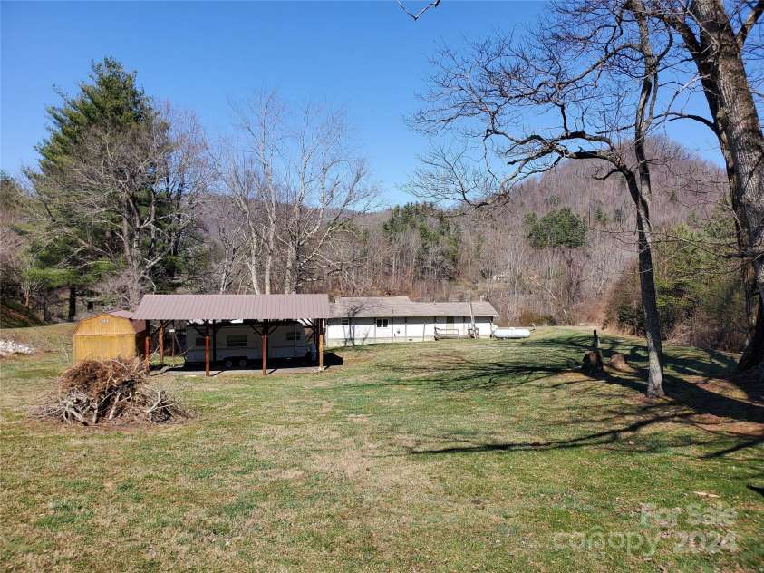 57 Paul Ridge Road, Newland, NC 28657.  MLS# CAR4125471, YatesRealty ID 5147. 