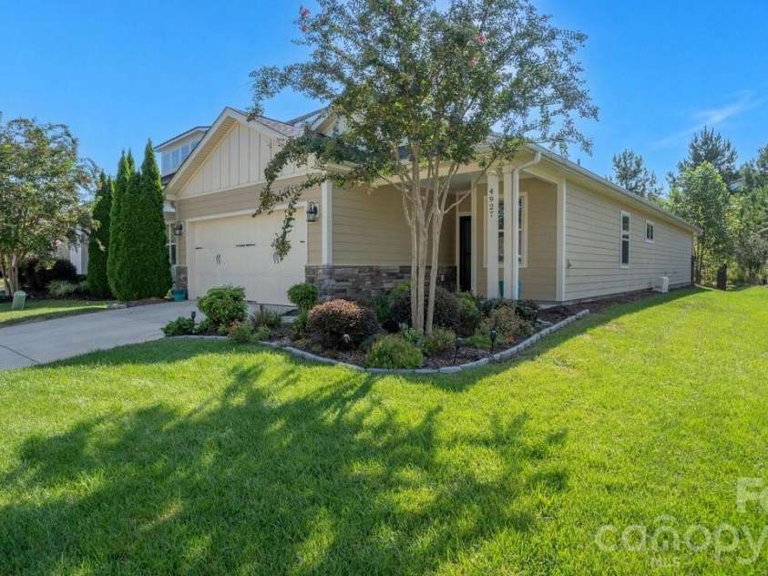 4927 Looking Glass Trail, Denver, NC 28037.  MLS# CAR4424346, YatesRealty ID 51474. 