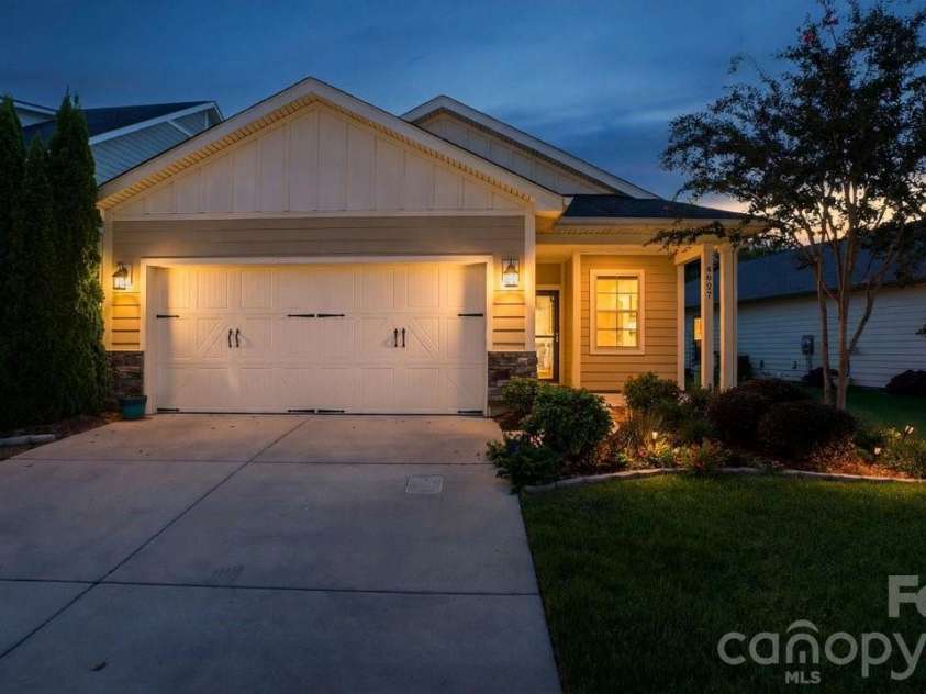 4927 Looking Glass Trail, Denver, NC 28037.  MLS# CAR4424346, YatesRealty ID 51474. 