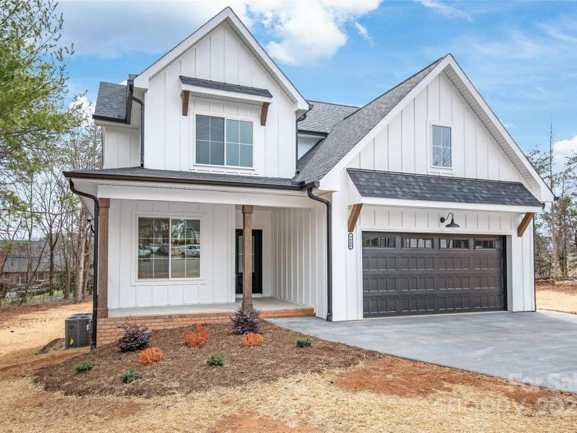 3646 46th Avenue, Hickory, NC 28601.  MLS# CAR4221806, YatesRealty ID 5148. 