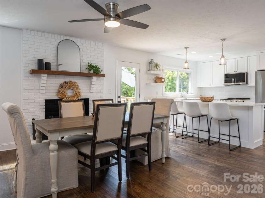 21 Chapel Road, Asheville, NC 28803.  MLS# CAR4423099, YatesRealty ID 51481. 