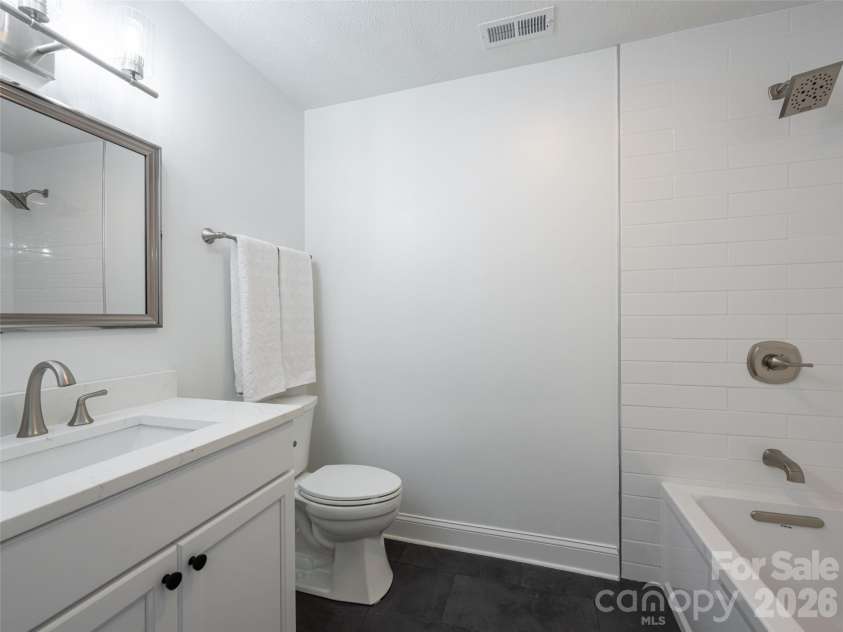 21 Chapel Road, Asheville, NC 28803.  MLS# CAR4423099, YatesRealty ID 51481. 