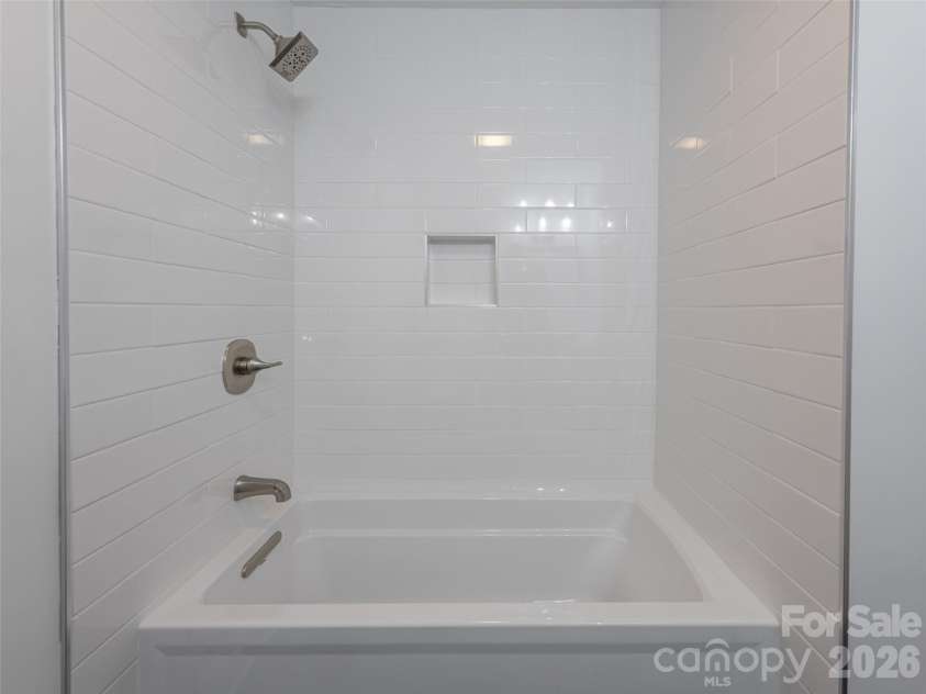 21 Chapel Road, Asheville, NC 28803.  MLS# CAR4423099, YatesRealty ID 51481. 
