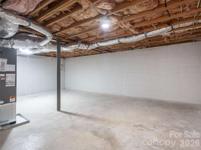 21 Chapel Road, Asheville, NC 28803.  MLS# CAR4423099, YatesRealty ID 51481. 