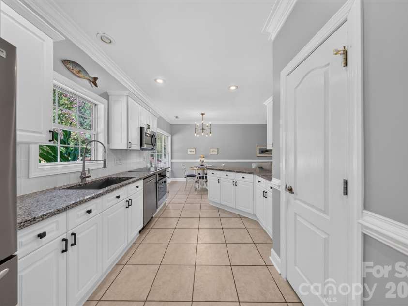 9363 Bonnie Briar Circle, Charlotte, NC 28277.  MLS# CAR4425681, YatesRealty ID 51482. 