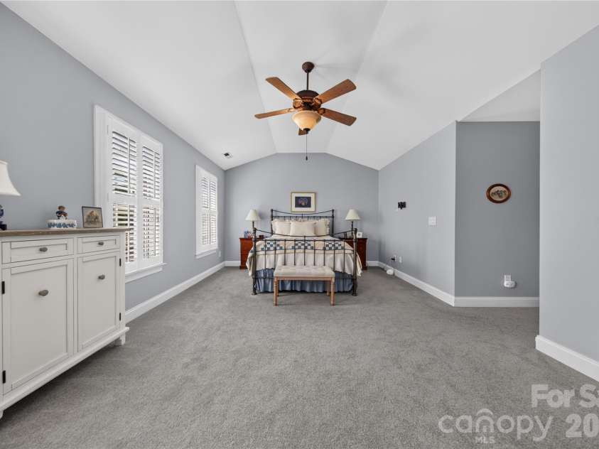 9363 Bonnie Briar Circle, Charlotte, NC 28277.  MLS# CAR4425681, YatesRealty ID 51482. 