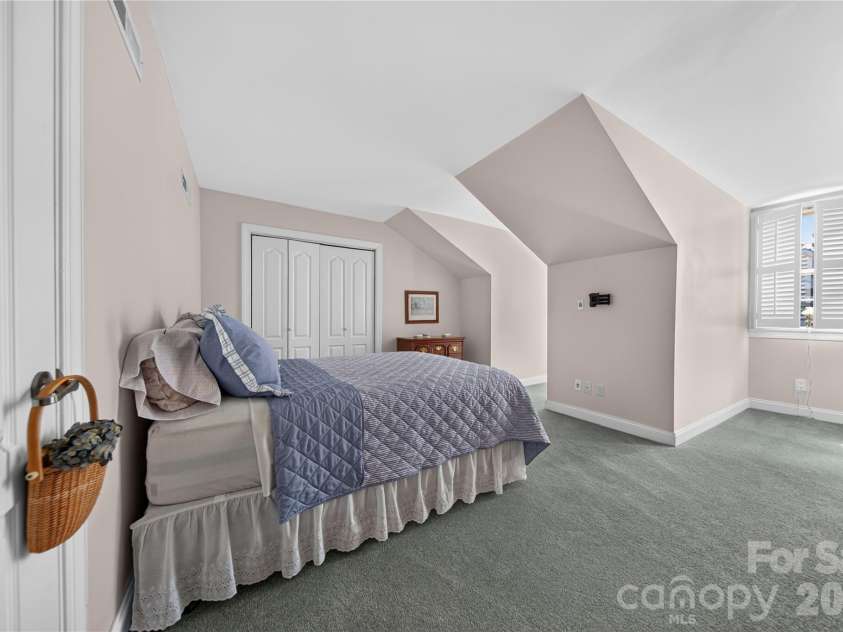 9363 Bonnie Briar Circle, Charlotte, NC 28277.  MLS# CAR4425681, YatesRealty ID 51482. 