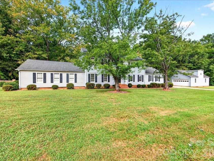 14300 Youngblood Road, Charlotte, NC 28278.  MLS# CAR4423411, YatesRealty ID 51484. 