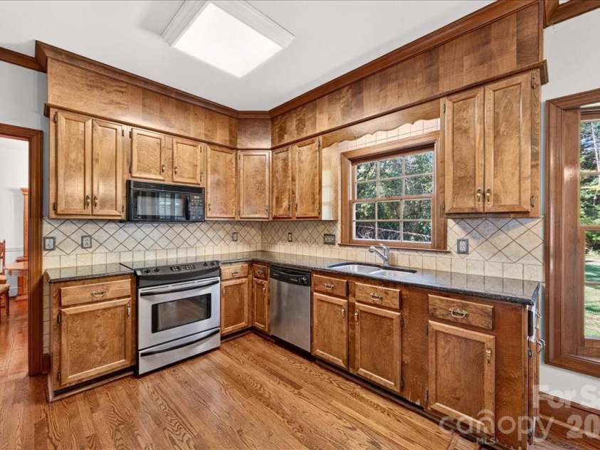 14300 Youngblood Road, Charlotte, NC 28278.  MLS# CAR4423411, YatesRealty ID 51484. 