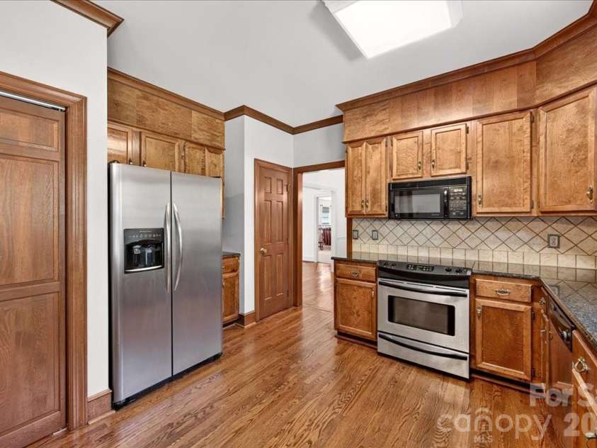 14300 Youngblood Road, Charlotte, NC 28278.  MLS# CAR4423411, YatesRealty ID 51484. 