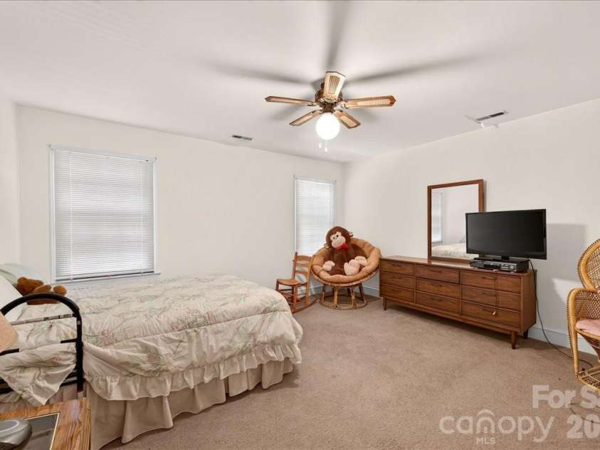 14300 Youngblood Road, Charlotte, NC 28278.  MLS# CAR4423411, YatesRealty ID 51484. 