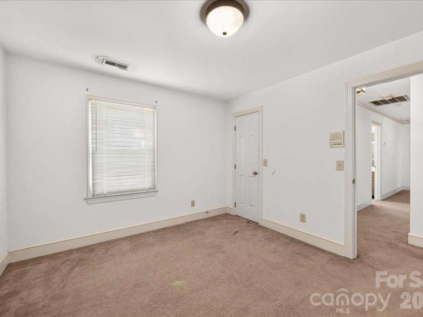 14300 Youngblood Road, Charlotte, NC 28278.  MLS# CAR4423411, YatesRealty ID 51484. 