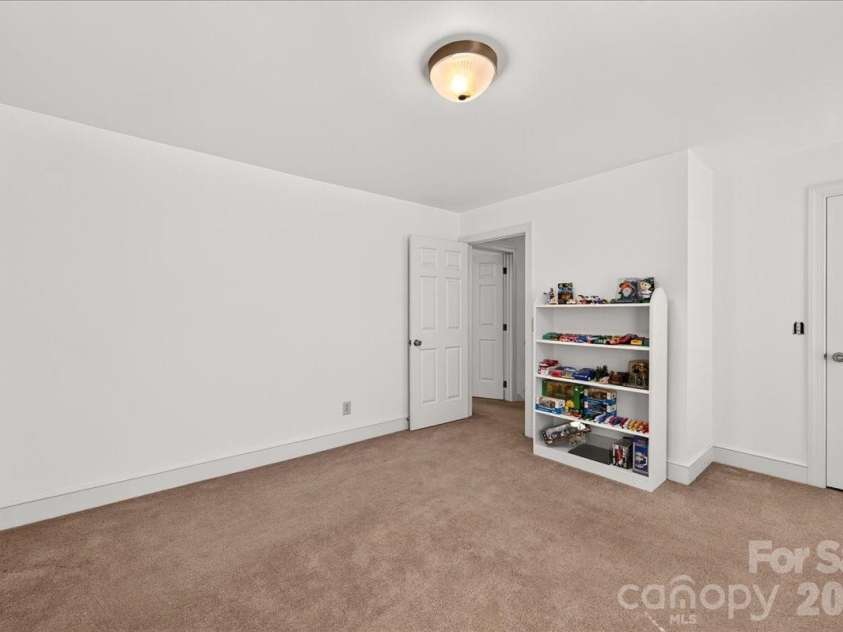 14300 Youngblood Road, Charlotte, NC 28278.  MLS# CAR4423411, YatesRealty ID 51484. 