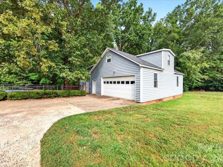 14300 Youngblood Road, Charlotte, NC 28278.  MLS# CAR4423411, YatesRealty ID 51484. 