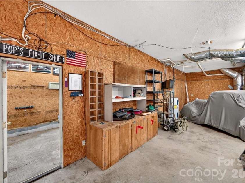 14300 Youngblood Road, Charlotte, NC 28278.  MLS# CAR4423411, YatesRealty ID 51484. 