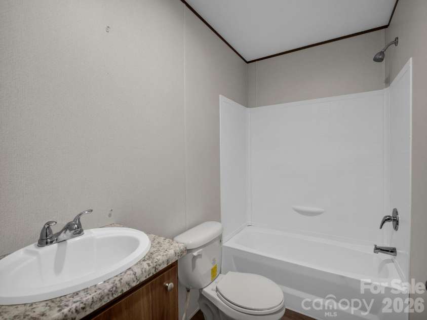 184 Crawford Hollow, Rutherfordton, NC 28139.  MLS# CAR4424597, YatesRealty ID 51486. Hall Bath