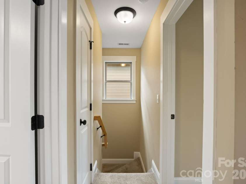 8 Cottage Cove Lane, Asheville, NC 28803.  MLS# CAR4424551, YatesRealty ID 51489. 