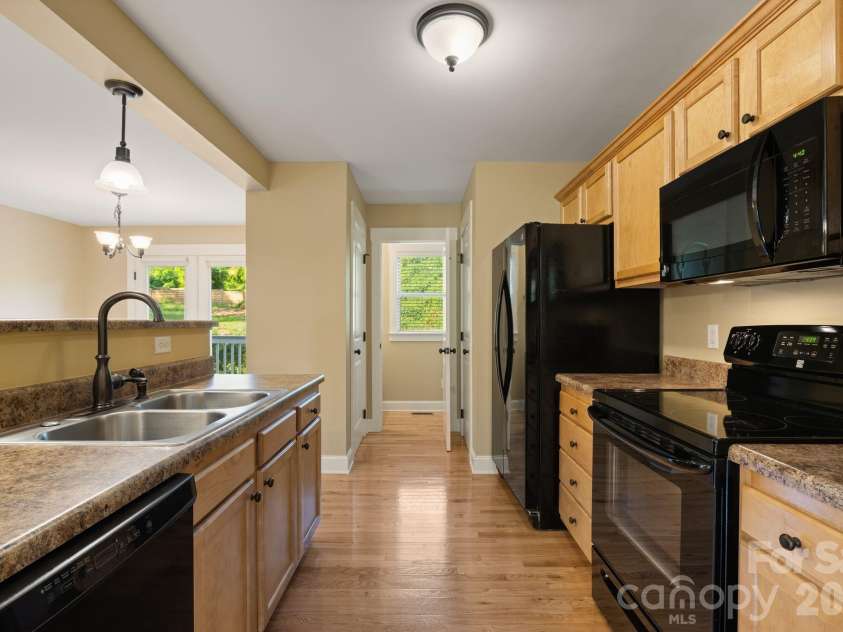 8 Cottage Cove Lane, Asheville, NC 28803.  MLS# CAR4424551, YatesRealty ID 51489. Walkthrough kitchen